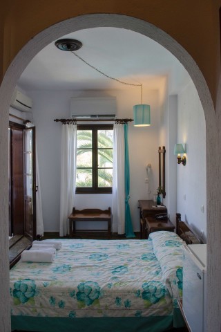 accommodation elli hotel bedroom amenities