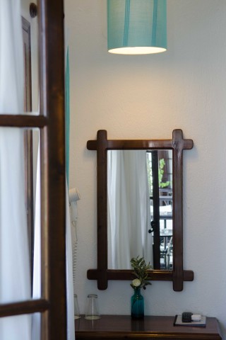 accommodation elli hotel mirror