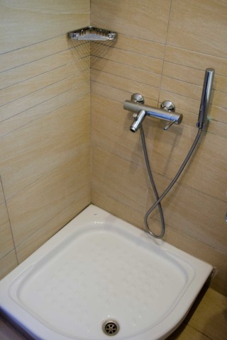 accommodation elli hotel shower area